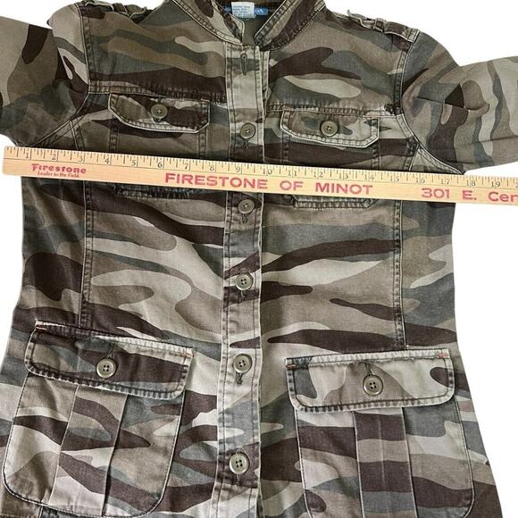 Delia*s women’s M camo button down jacket - Picture 5 of 6